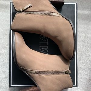 MIA® Maddock zipper bootie size 8.5
